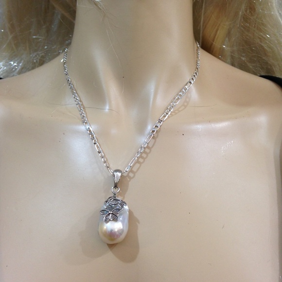 Genuine 1.25in Baroque Pearl Pendant n Earrings - Picture 2 of 16